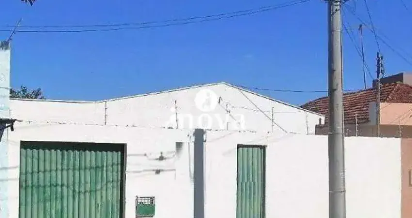 Casa à venda, 4 quartos, 2 vagas, Abadia - Uberaba/MG