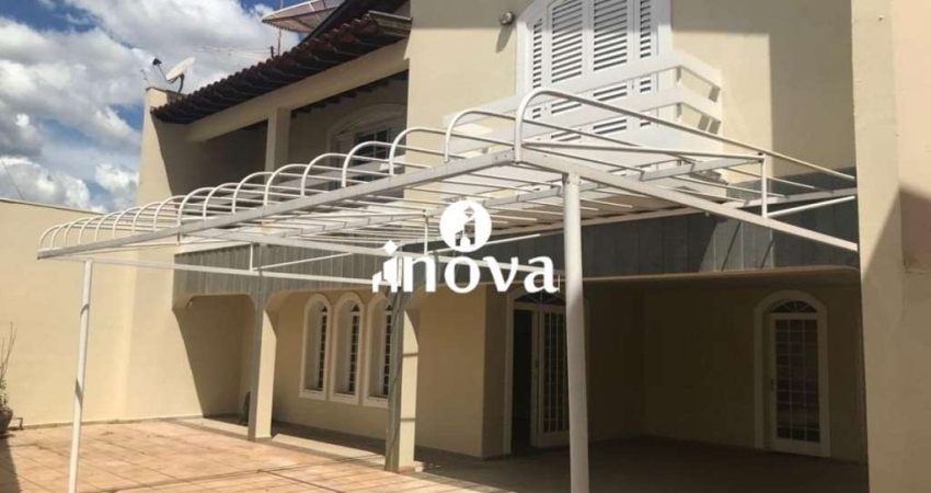 Casa à venda, 5 quartos, 1 suíte, 7 vagas, Mercês - Uberaba/MG