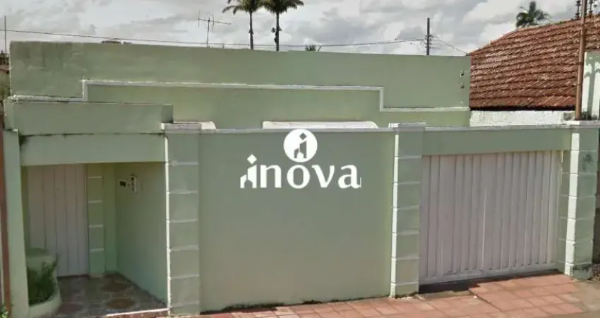 Casa à venda, 4 quartos, 3 vagas, Fabrício - Uberaba/MG