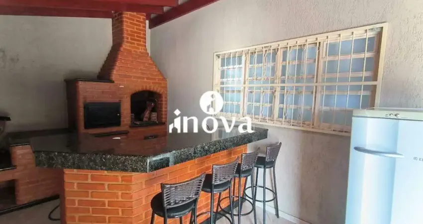 Casa à venda, 3 quartos, 1 suíte, 2 vagas, Pacaembu - Uberaba/MG