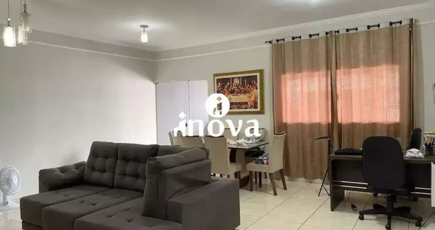Casa com 2 quartos à venda no Jardim Elza Amuí II, Uberaba 
