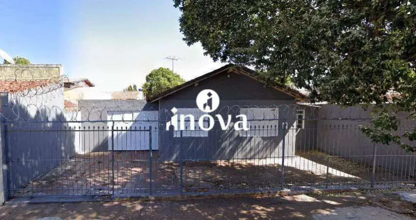 Casa com 4 quartos para alugar no Conjunto Cássio Rezende, Uberaba 