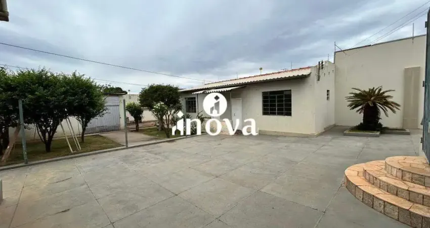 Casa comercial à venda no São Benedito, Uberaba 