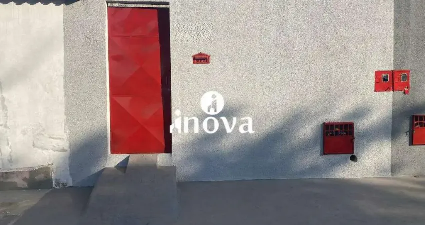 Casa com 2 quartos para alugar no Leblon, Uberaba 