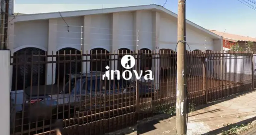 Casa com 2 quartos para alugar no Olinda, Uberaba
