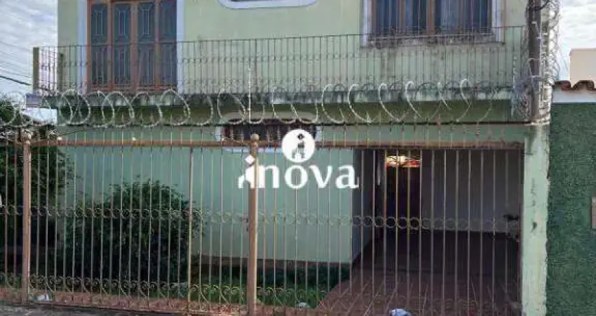 Casa à venda, 5 quartos, 4 vagas, Abadia - Uberaba/MG