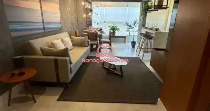 Apartamento à Venda em Maracanã, Praia Grande - SP
