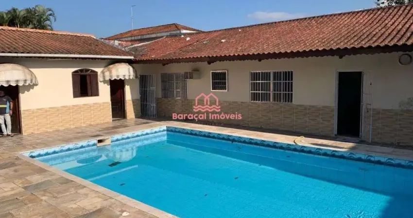 Casa à Venda em Ocian, Praia Grande - SP