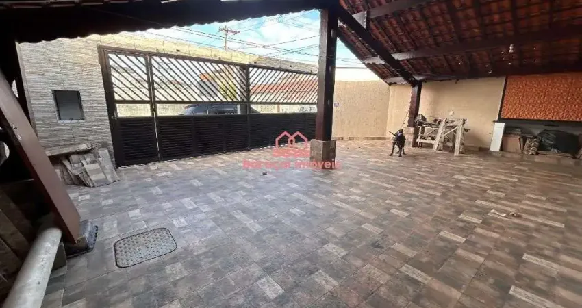 Casa à Venda em Ocian, Praia Grande - SP