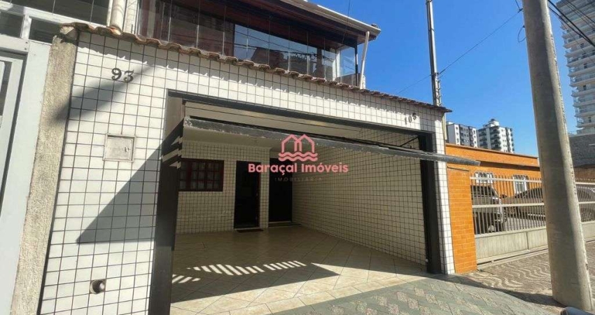 Sobrado na Guilhermina 3 quartos à 100 metros da praia