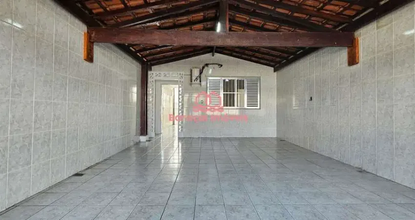 Casa a venda 3 quartos na Vila Mirim Pertinho do mar