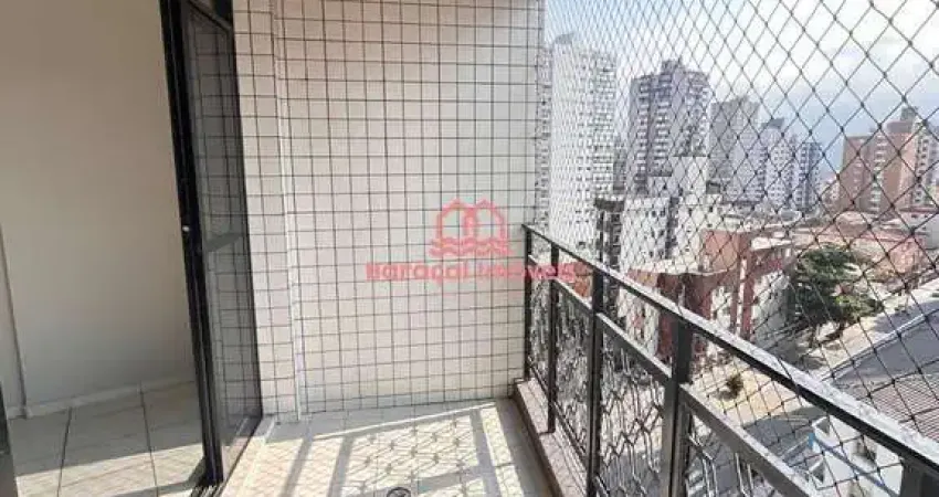 Apartamento 2  Dormitórios a 100 Metros do Mar com Varanda !!