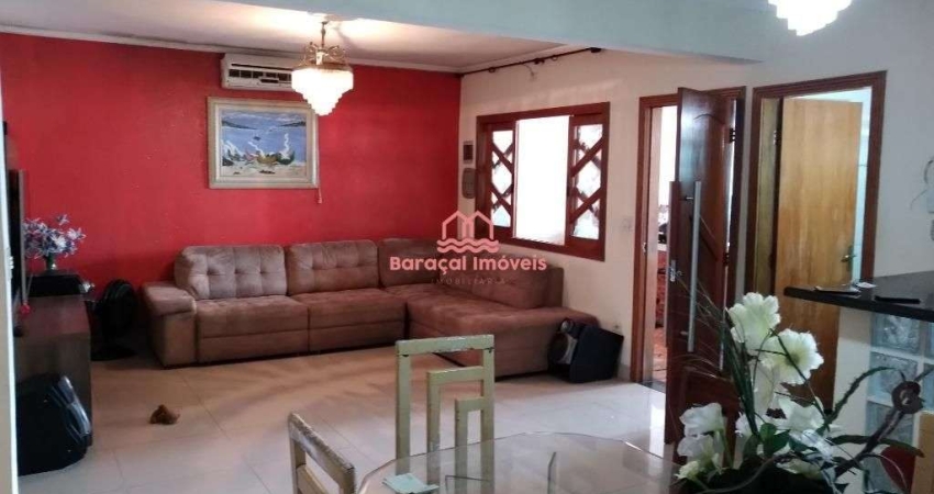 Casa à Venda em Boqueirão, Praia Grande - SP