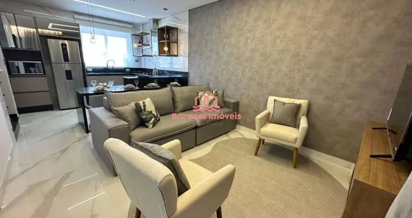Sobrado Triplex  à Venda em  Guilhermina, Praia Grande - SP