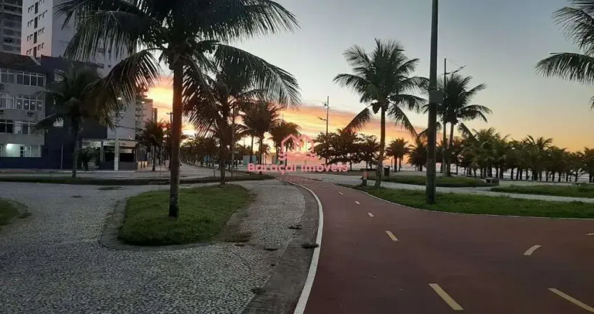 Apartamento 2 dormitórios beira mar no bairro vila mirim com lazer completo.