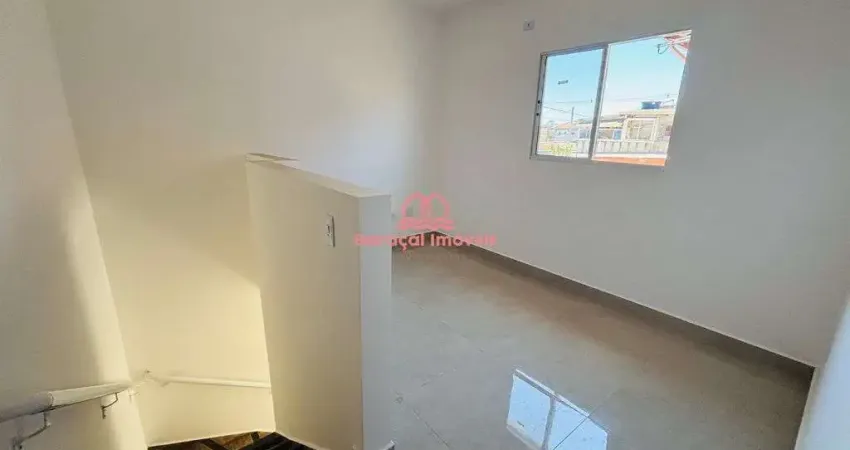 Casa sobreposta alta com 2 quartos 46m² - parque das américas - praia grande/sp