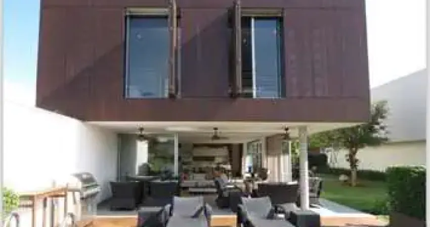 Venha se encantar com esta incrível mansão de alto padrão!