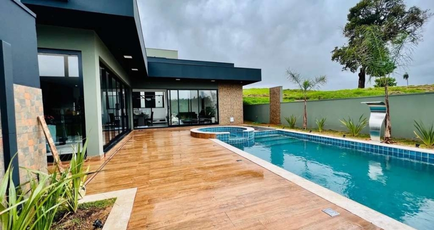 Casa de Alto Padrão à Venda no Condomínio Riviera de Santa Cristina XIII ? Represa Jurumirim