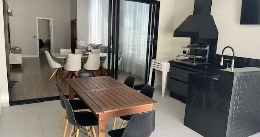Casa de Alto Padrão à Venda no Villagio Milano - 3 Suítes, Piscina e Espaço Gourmet