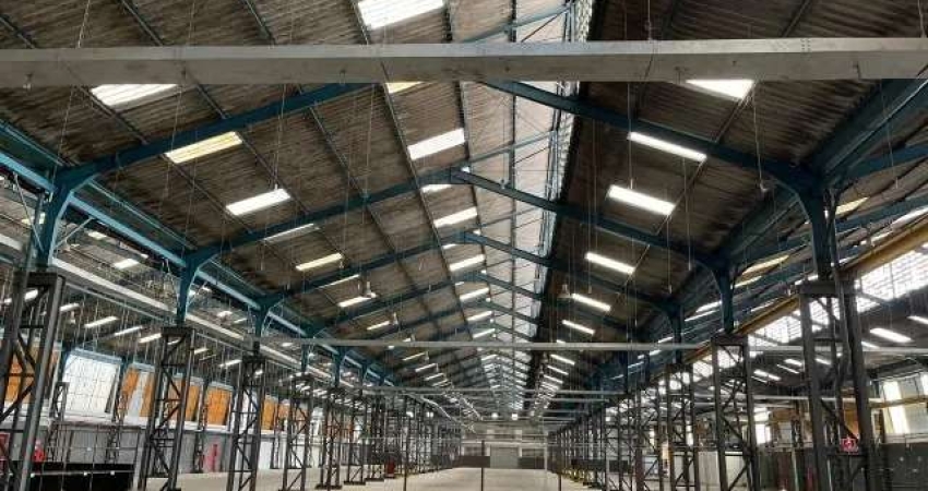 Galpão Industrial de 8.100m² em Guarulhos com Ponte Rolante e Estrutura Completa