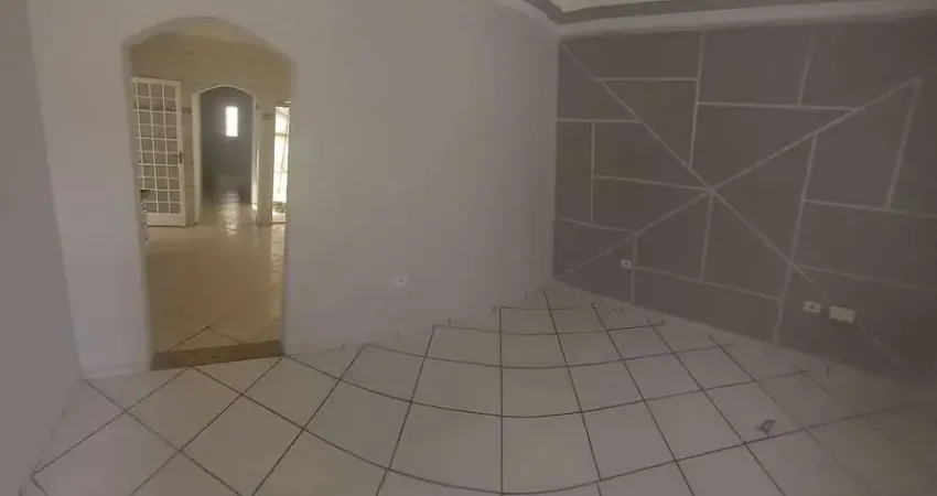 Linda Casa Térrea no Vanel Ville IV - 3 Dormitórios, Suíte e 2 Vagas