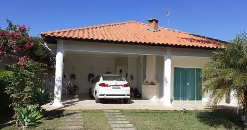Troco casa no Condomínio Village Ipanema I, em Aracoiaba da Serra