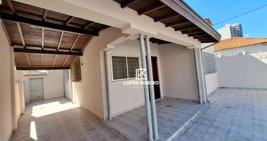 Casa com 3 dormitórios para alugar, 130 m² por R$ 2.400,00/mês - Centro - Santa Bárbara D'Oeste/SP