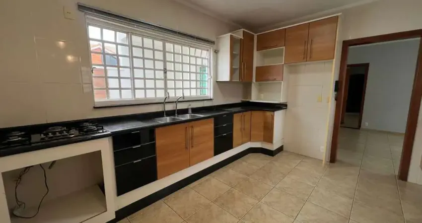 Casa com 3 dormitórios para alugar, 285 m² por R$ 3.500,00/mês - Centro - Santa Bárbara D'Oeste/SP