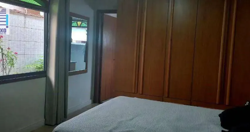 Casa com 3 dormitórios à venda, 270 m² por R$ 1.500.000,00 - Vila Guilhermina - Praia Grande/SP
