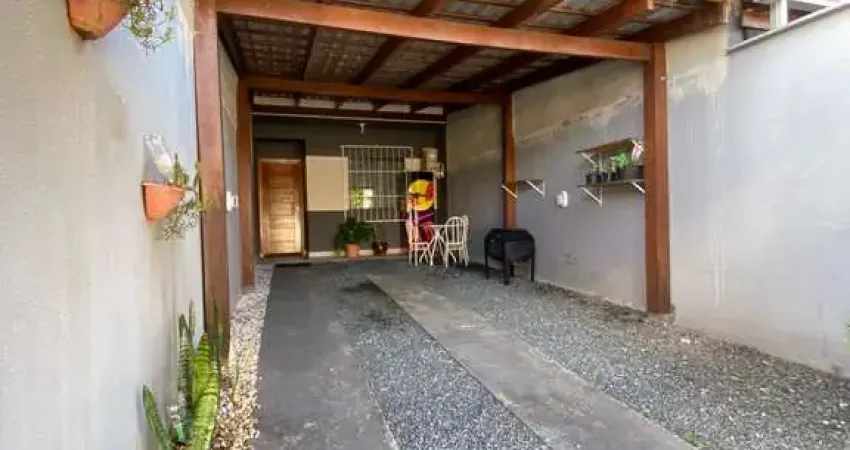 Casa à venda no Espinheiros, Joinville 