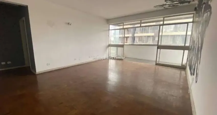 Pinheiros: 3 Dorm | 1 Suíte | 1 Vaga | 196 m² úteis