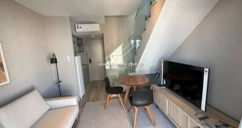Cobertura Duplex Mobiliada no Jardim América | 1 Dorm | 1 Vaga | 46 m² úteis