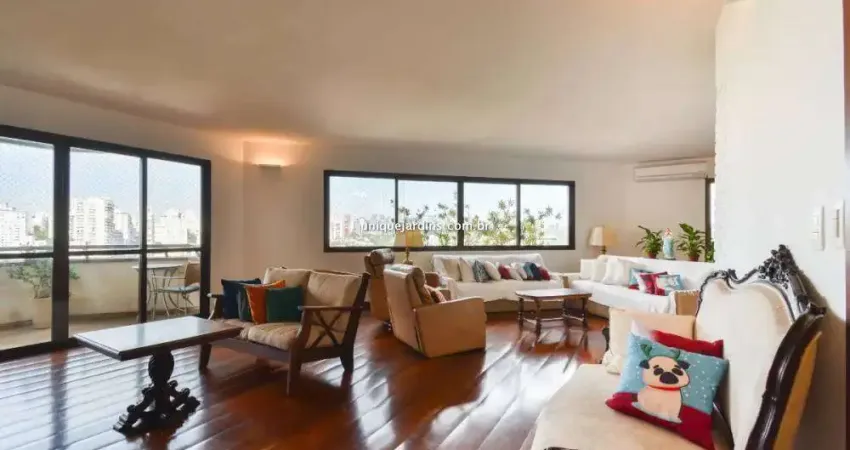 Pacaembu: 4 Suítes | 4 Vagas | 379 m² úteis