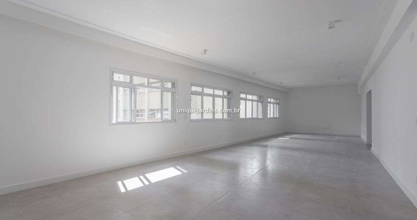 Jardim Paulista: 3 Dorm | 1 Suíte | 2 Vagas | 210 m² úteis