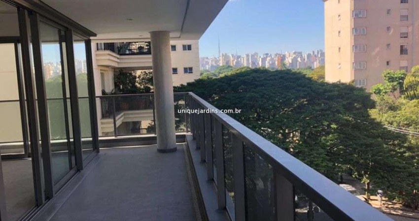 Jardim América: 3 Suítes | 4 Vagas | 316 m² úteis