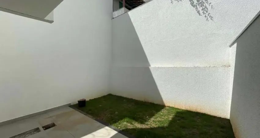 Casa com 3 quartos sendo 01 com suite à venda, 140 m² por R$ 810.000 - Planalto - Belo Horizonte/MG