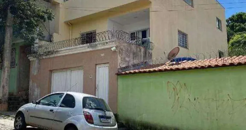 Excelente Casa Triplex com 260,36 m² em Boa Localização - Bairro Maria Helena