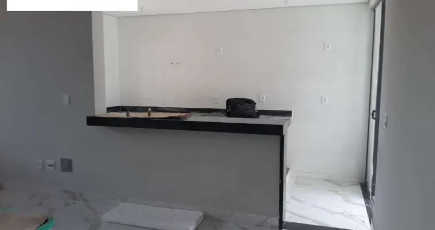 Casa em lote de 180²m com 03 quartos sendo 01 com suite no valor 890.000 bairro Rio Branco