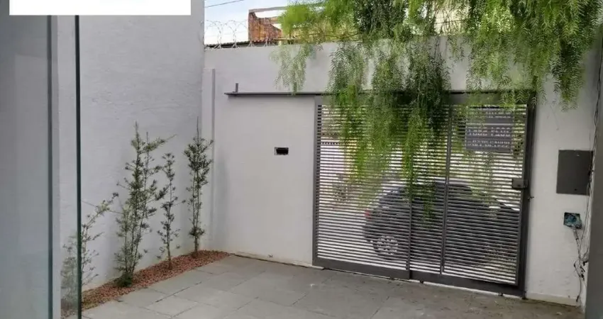 Vendo casa geminada com 03 quartos sendo 01 com suite com 110²m construídos no valor de 380.000,00 no bairro Gavea.