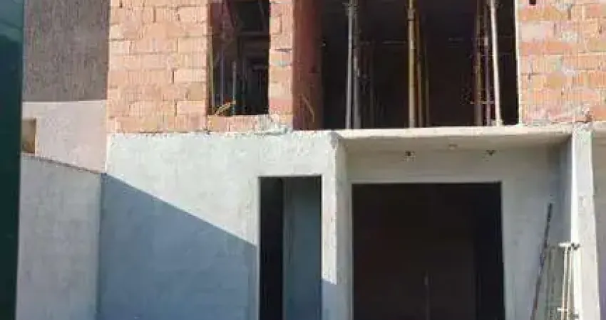 Vendo casa geminada com entrada independente com 03 quartos sendo um com suite, 105m² no valor de 550.00,00 no bairro Xangrila