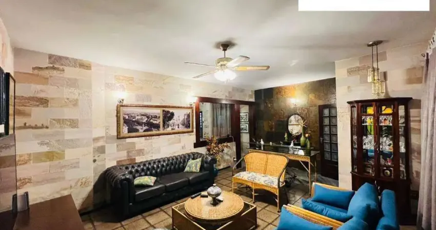 Casa linear de alto padrão com 3 quartos 1 suíte e 4 vagas no bairro itapoã em bh-mg!