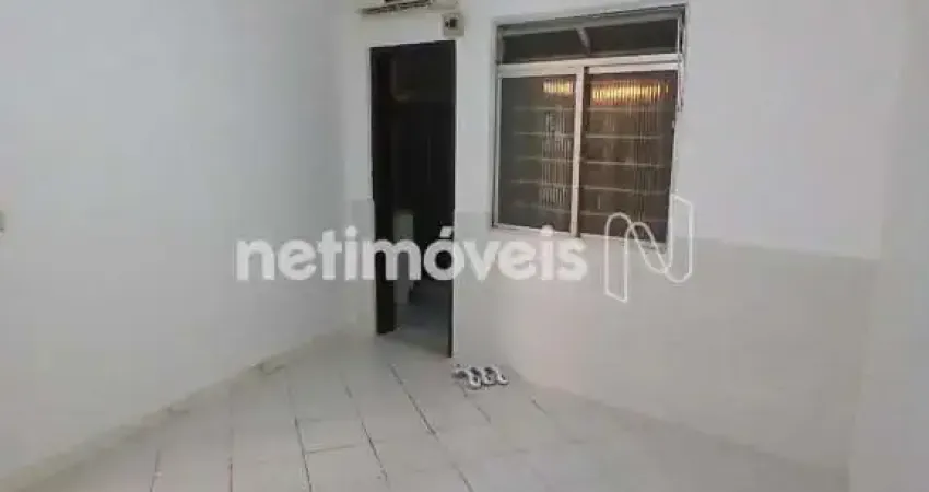 Casa com 3 quartos para alugar na Avenida General Graça Lessa, Engenho Velho de Brotas, Salvador