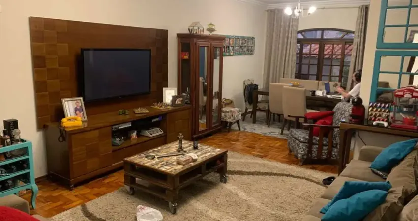 Sobrado equipado com Sistema Solar  com 4 dormitórios sendo 1 suíte, 2 vagas, 155 m²