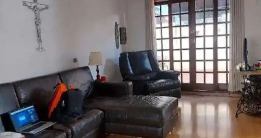 Casa de 120m² à venda, Aclimação, São Paulo, SP.  Com 3 Dormitórios, 2 Banheiros, 2 Salas, 4 Vagas