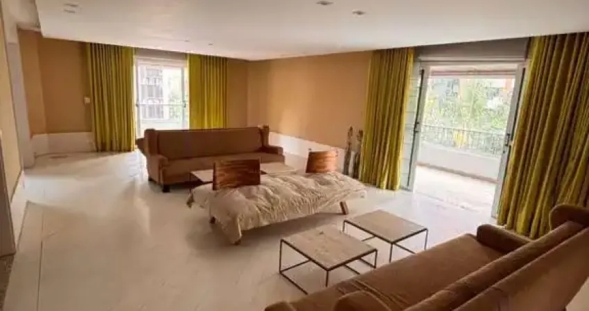 Apartamento de Alto padrão, a venda, 320M², com 4 vagas, 2 suítes e 4 dormitórios, localizado no Ta