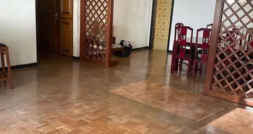 Apartamento um por andar para venda, com 180m², 4 dormitórios, 1 suíte e 2 vagas, localizado em San