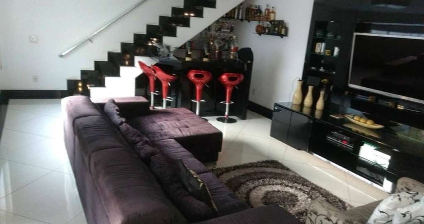 Sobrado de 500m² à venda, com 5 Dormitórios sendo 1 Suíte, 4 Vagas para auto. localizado em Sacomã,