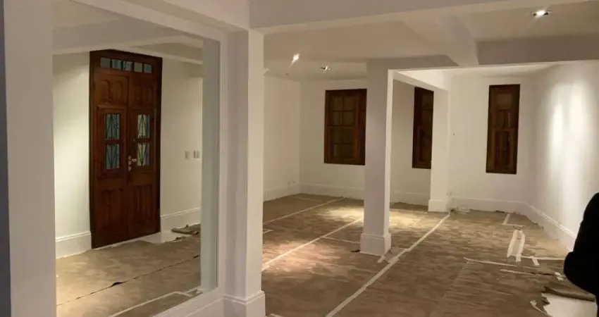 Casa à venda, com 4 dormitorios, 2 suites, 2 vagas e 160M², localizado no Jardim Paulistano