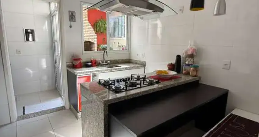 Sobrado à venda, com 3 dormitorios, 3 suites, 4 vagas, e 138m², localizado no jardim monte kemel, são paulo, sp