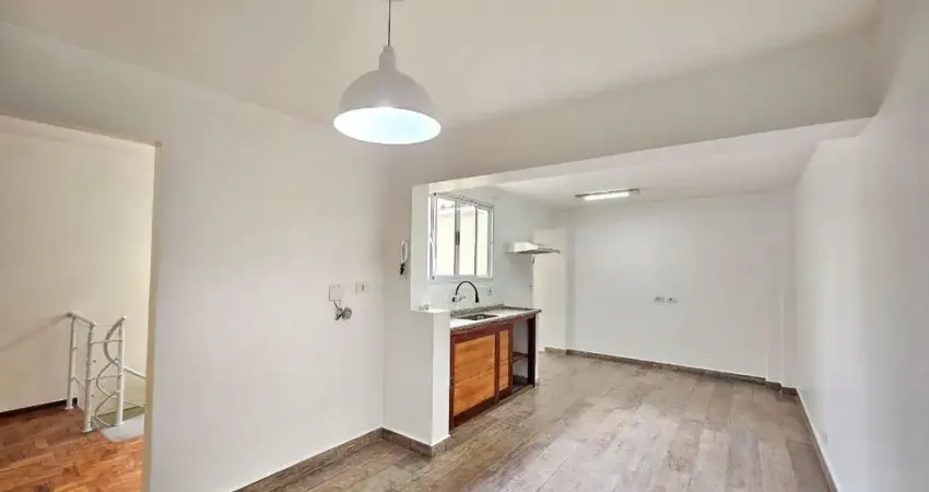 Sobrado de 240m² à venda, vila da saúde, são paulo, sp. com 3 dormitórios, sendo 1 suíte com closet, sala ampla, 2 vagas de garagem.